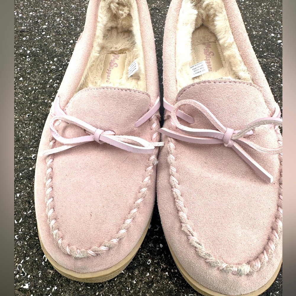 NWOT My Slippers By My Pillow-Pink Suede
Moccasins
